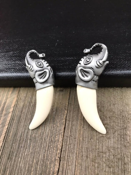 1 Silver Gray Metal Elephant Head Charm Boho Gypsy Hippie Gothic Punk Vintage Style Imitation Teeth Yoga Mala Necklace Pendant Biker's Gift